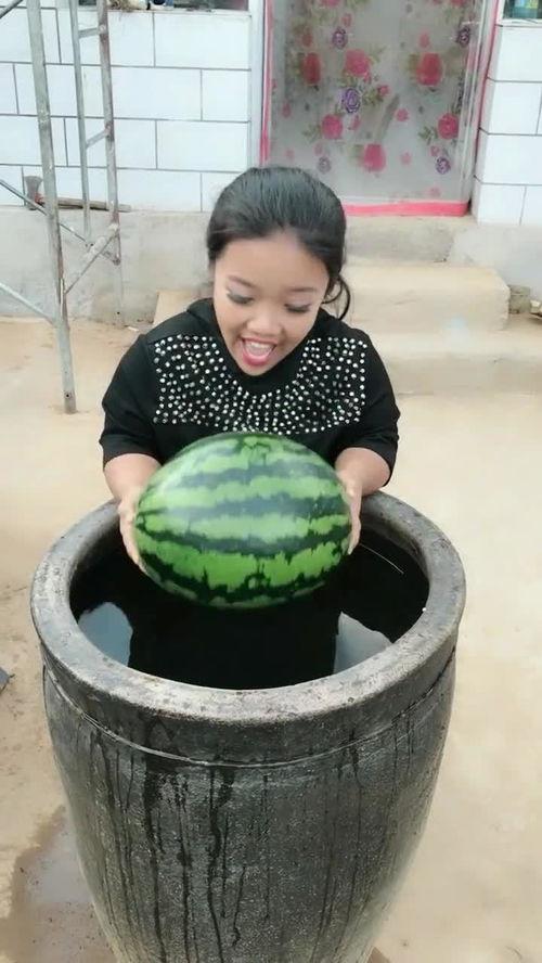 龙哥吃瓜,揭秘娱乐圈幕后故事