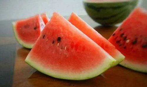 老人梦见吃瓜,揭秘老人梦中吃瓜的神秘寓意 第3张 老人梦见吃瓜,揭秘老人梦中吃瓜的神秘寓意 第3张