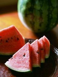吃瓜也要长胖,吃瓜也能长胖？揭秘瓜果热量与体重管理之谜  第3张